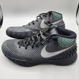 Size 8 - Nike Kyrie 1 Drive Way 705277-001 Basketball Sneakers.‎ Rare